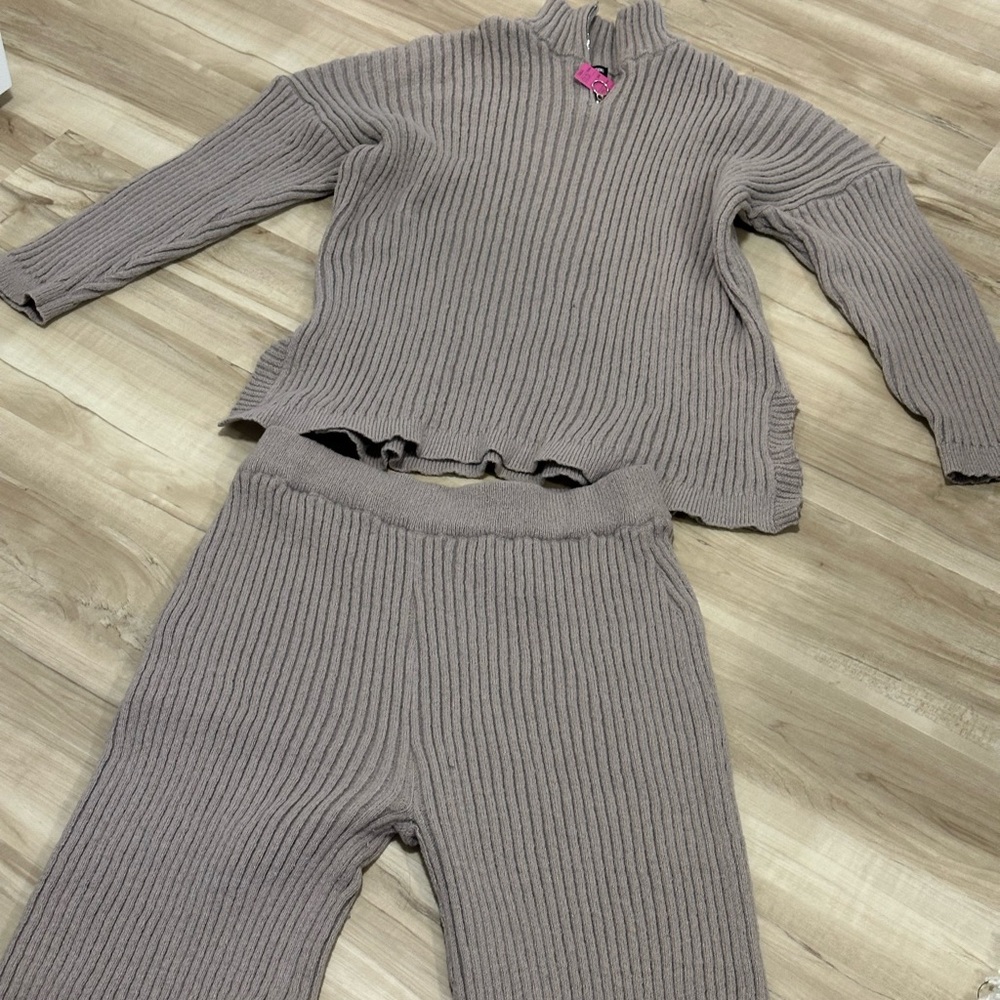 PrettyLittleThing Gray Ribbed Knit set - Picture 2 of 4